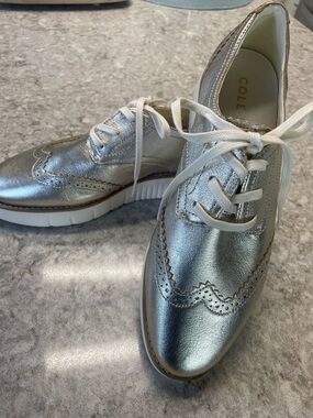 🌷 Brand New Cole Haan Metallic Gold Wingtip Lace-Up Flat